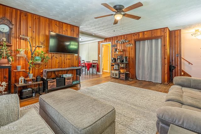 431 Mitchell Valley Drive, Marion, VA 24354