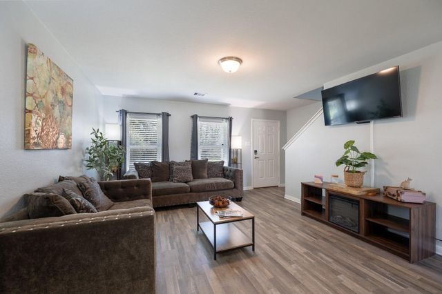 196 Goldenrod, Livingston, TX 77351