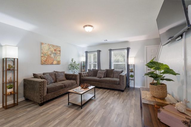 196 Goldenrod, Livingston, TX 77351