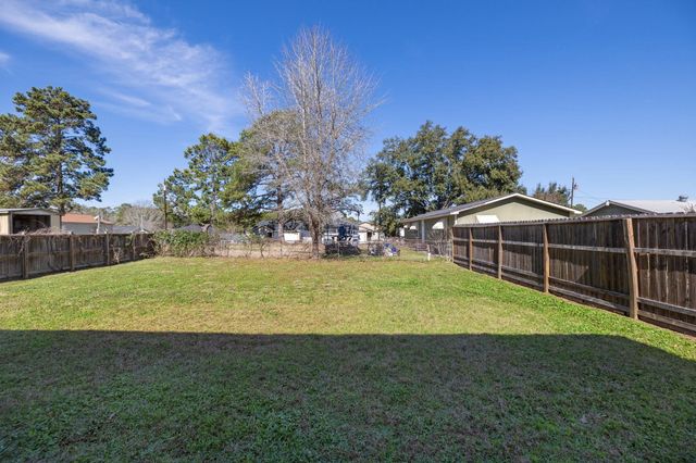 196 Goldenrod, Livingston, TX 77351