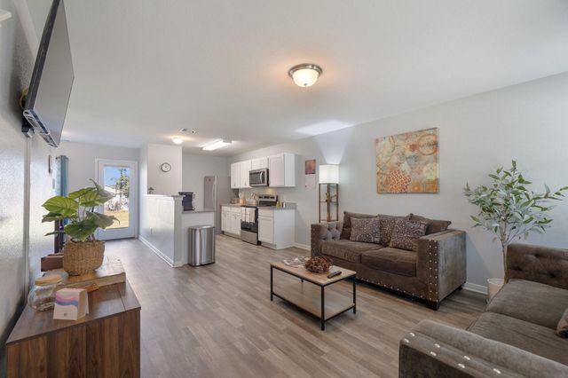 196 Goldenrod, Livingston, TX 77351