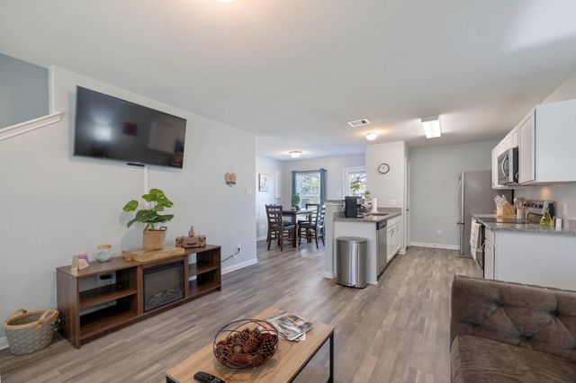 196 Goldenrod, Livingston, TX 77351