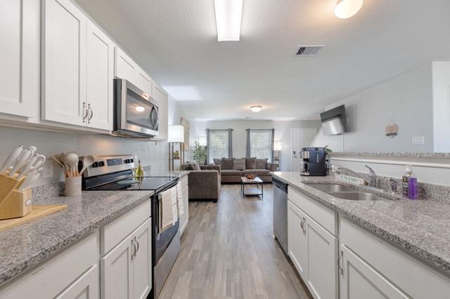 196 Goldenrod, Livingston, TX 77351