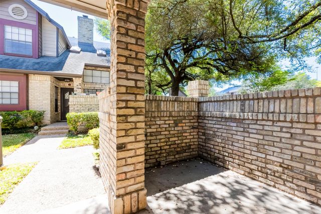 10819 Crown Colony DR 19, Austin, TX 78747