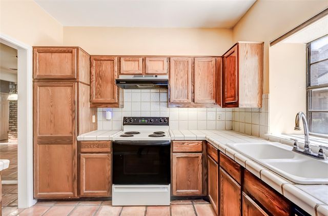 10819 Crown Colony DR 19, Austin, TX 78747