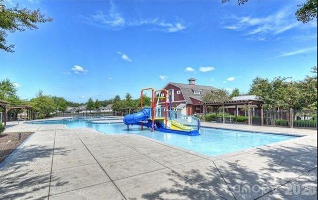 11060 Hat Creek Lane, Davidson, NC 28036