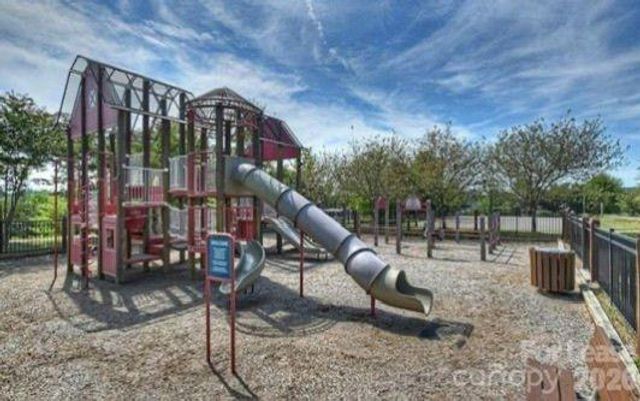 11060 Hat Creek Lane, Davidson, NC 28036