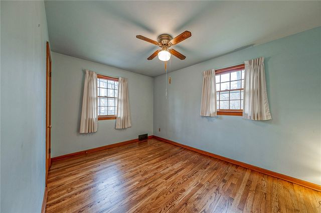 101 Mckelvey Ave, Edgewood, PA 15218