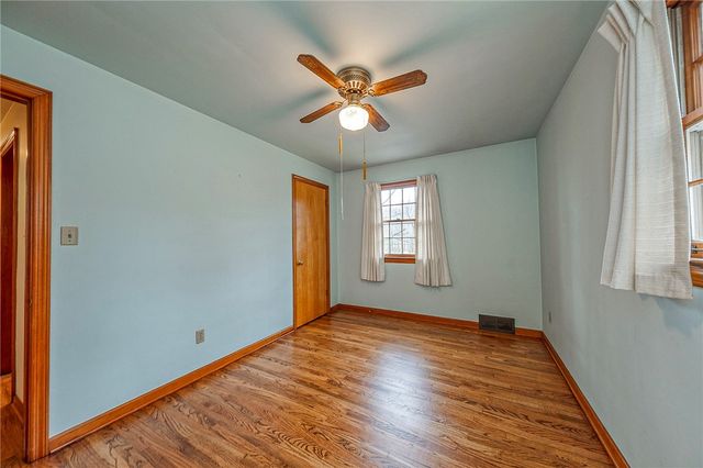 101 Mckelvey Ave, Edgewood, PA 15218