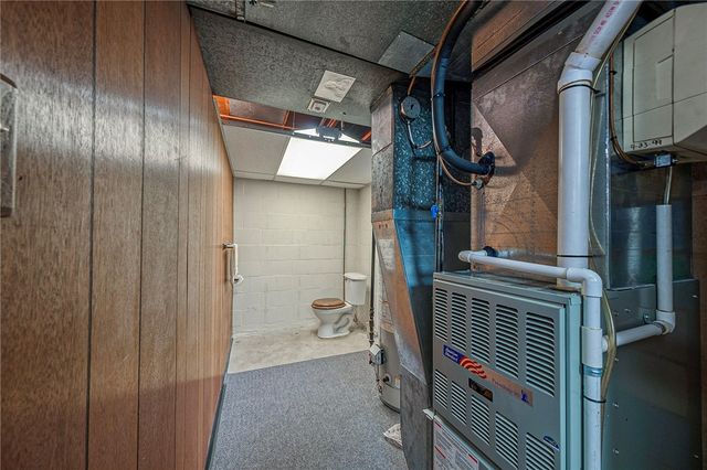 101 Mckelvey Ave, Edgewood, PA 15218