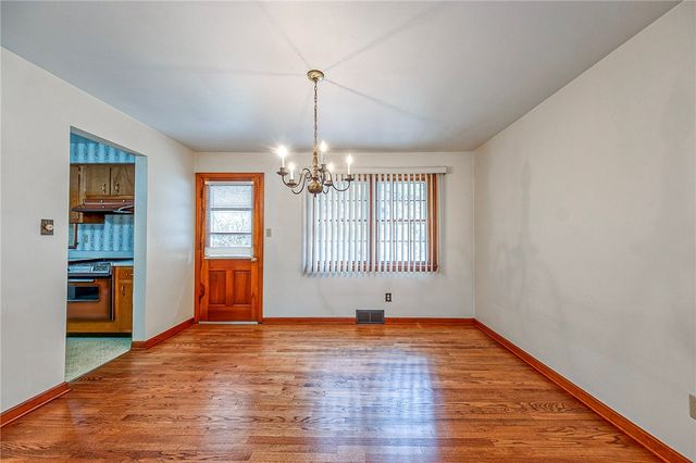 101 Mckelvey Ave, Edgewood, PA 15218