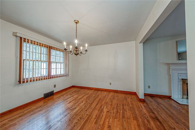 101 Mckelvey Ave, Edgewood, PA 15218