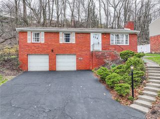 101 Mckelvey Ave, Edgewood, PA 15218