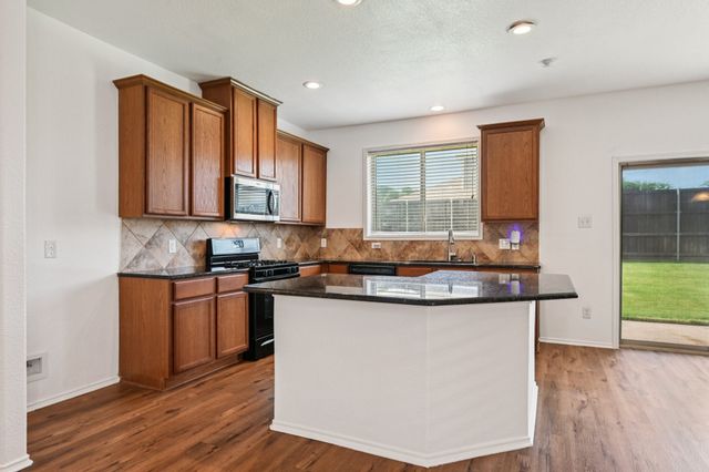 1727 Oak Glen Drive, Wylie, TX 75098