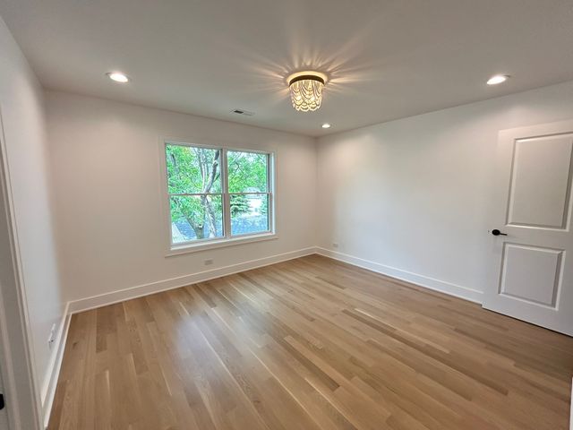 444 E Schiller Street, Elmhurst, IL 60126