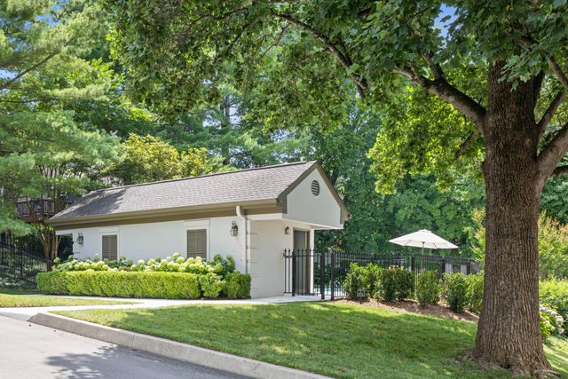 104 Brighton Close, Nashville, TN 37205