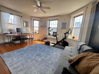 114 Riverway 17, Boston, MA 02215