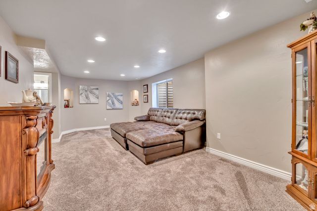 1143 W HOLLOW VIEW WAY, West Jordan, UT 84084