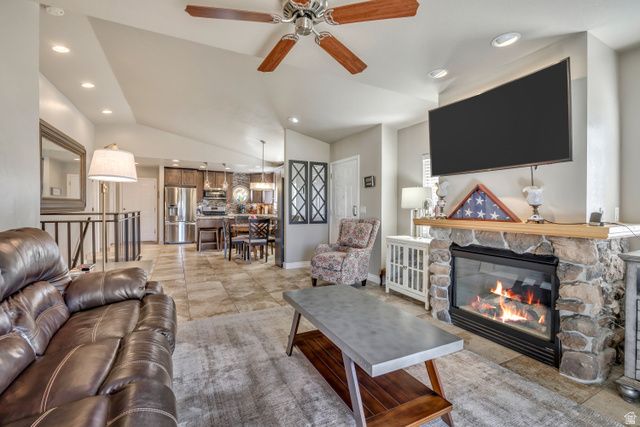 1143 W HOLLOW VIEW WAY, West Jordan, UT 84084