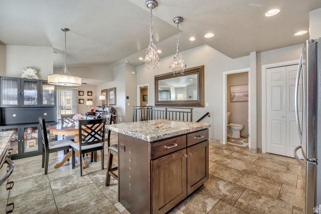 1143 W HOLLOW VIEW WAY, West Jordan, UT 84084