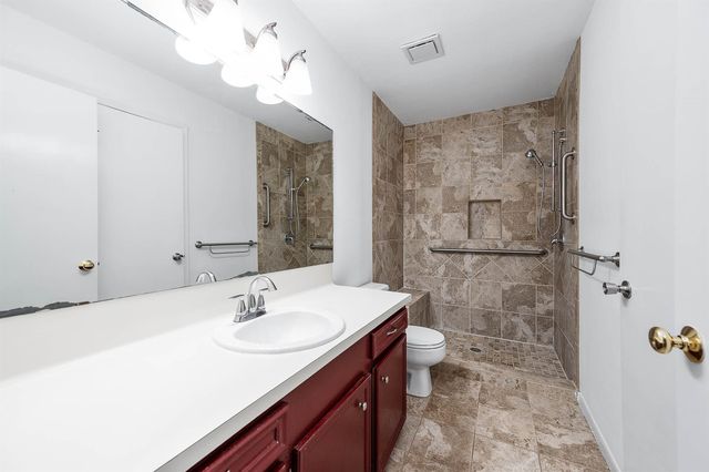 720 S Remington Drive, Angleton, TX 77515