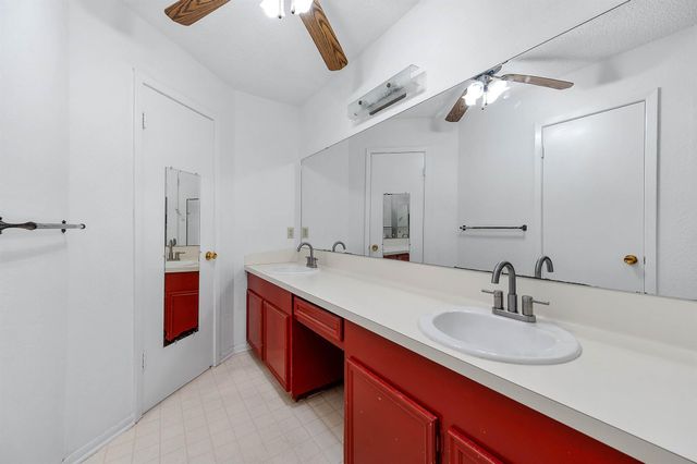 720 S Remington Drive, Angleton, TX 77515