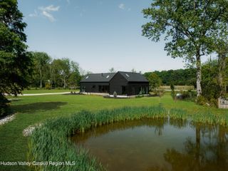 3 Schoolhouse Road, Saugerties, NY 12477