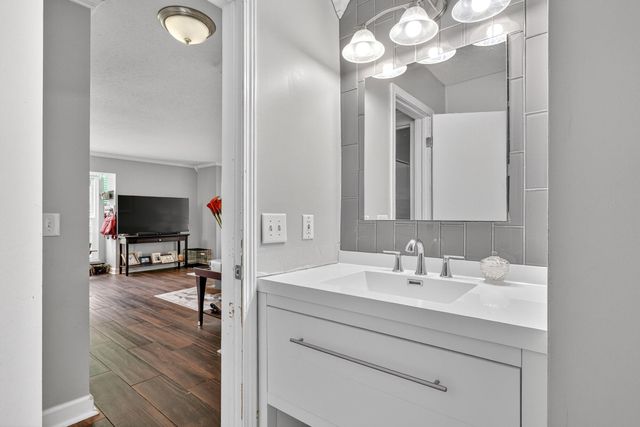 3401 Big Bend Bend A, Kalamazoo, MI 49048