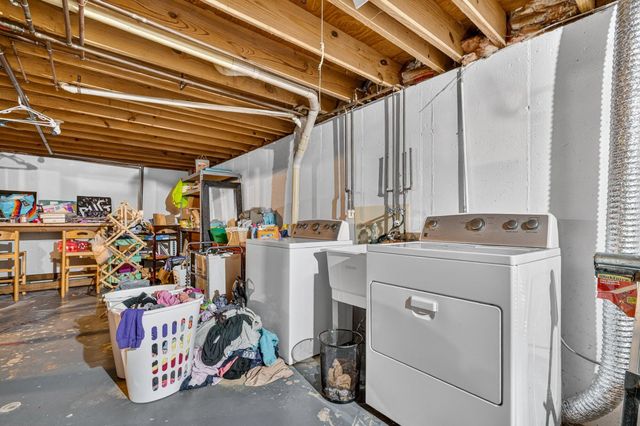 3401 Big Bend Bend A, Kalamazoo, MI 49048
