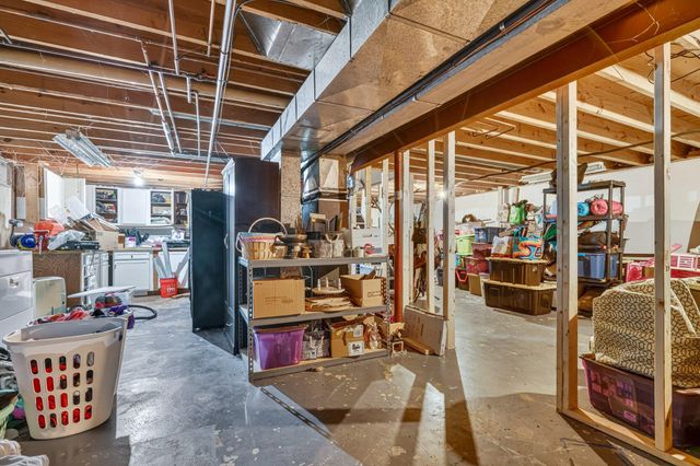 3401 Big Bend Bend A, Kalamazoo, MI 49048