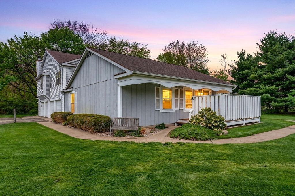 3401 Big Bend Bend A, Kalamazoo, MI 49048