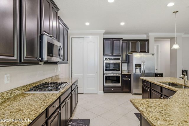 753 ASPEN LEAF Drive, Jacksonville, FL 32081