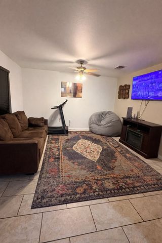 419 Goss St, Kerrville, TX 78028