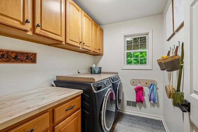1338 Chickadee LANE, Grafton, WI 53024