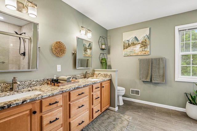 1338 Chickadee LANE, Grafton, WI 53024