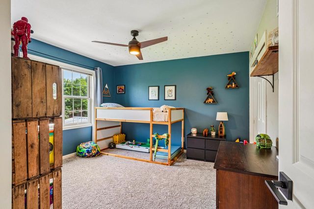 1338 Chickadee LANE, Grafton, WI 53024