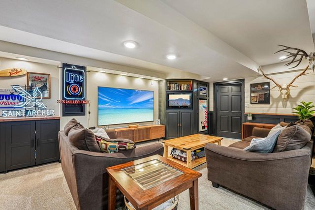 1338 Chickadee LANE, Grafton, WI 53024