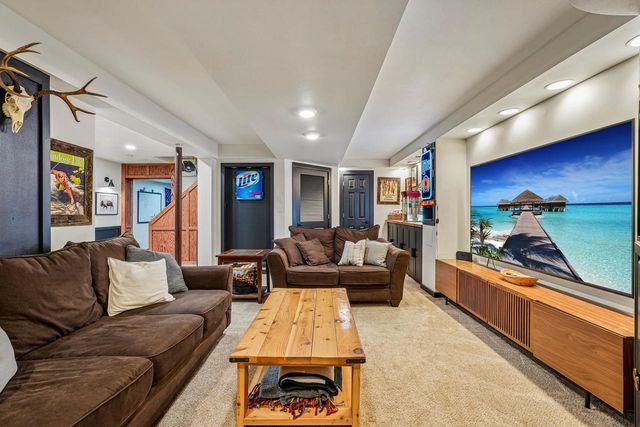 1338 Chickadee LANE, Grafton, WI 53024