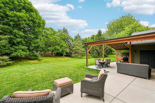 1338 Chickadee LANE, Grafton, WI 53024