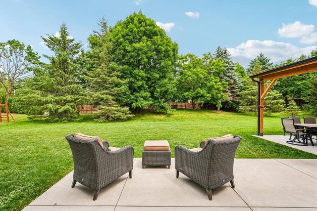 1338 Chickadee LANE, Grafton, WI 53024