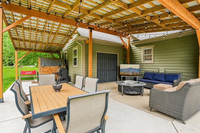 1338 Chickadee LANE, Grafton, WI 53024