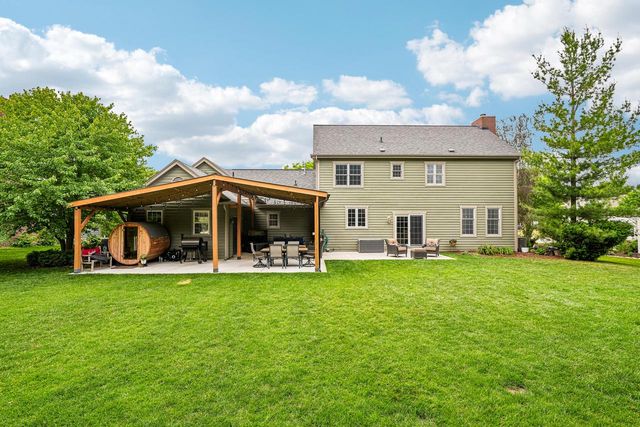 1338 Chickadee LANE, Grafton, WI 53024