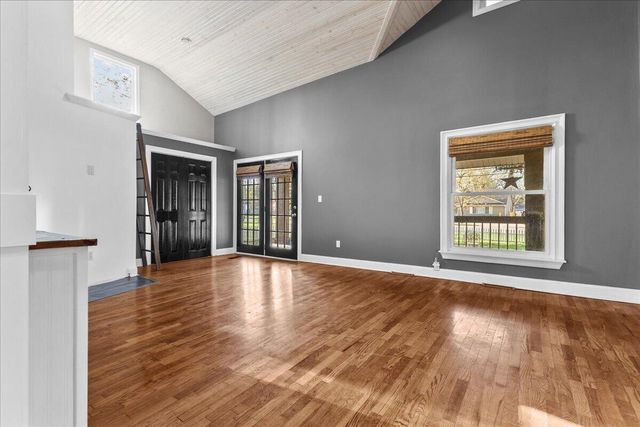 692 W Bridge Street, Plainwell, MI 49080