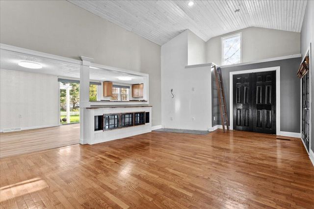 692 W Bridge Street, Plainwell, MI 49080