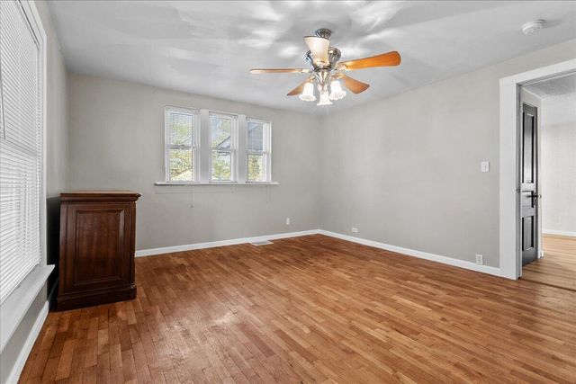 692 W Bridge Street, Plainwell, MI 49080