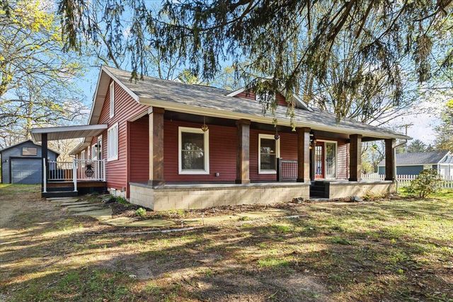 692 W Bridge Street, Plainwell, MI 49080