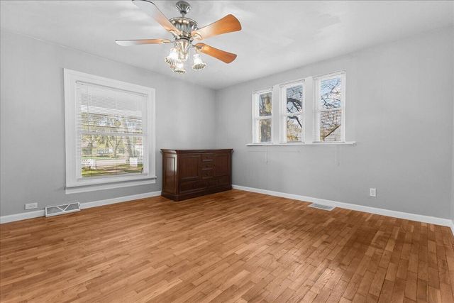 692 W Bridge Street, Plainwell, MI 49080