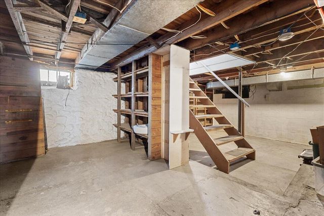 692 W Bridge Street, Plainwell, MI 49080