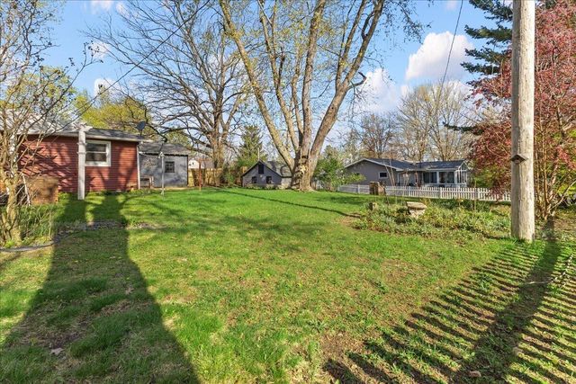 692 W Bridge Street, Plainwell, MI 49080