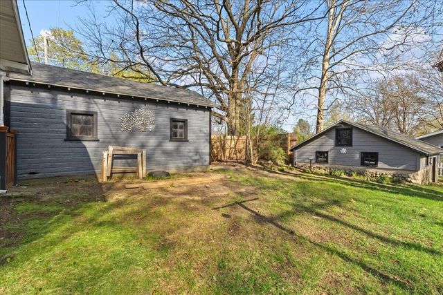 692 W Bridge Street, Plainwell, MI 49080